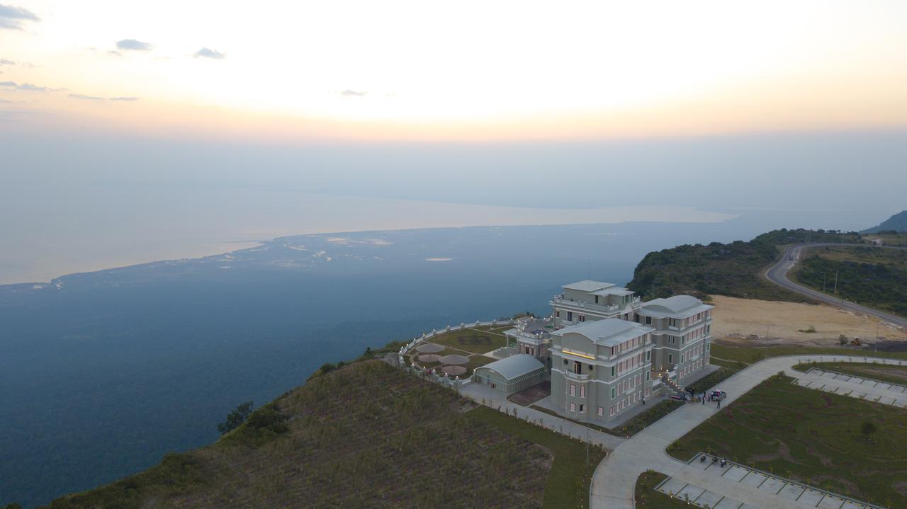 Le Bokor Palace Кампот Екстериор снимка