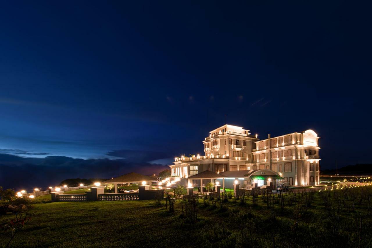 Le Bokor Palace Кампот Екстериор снимка